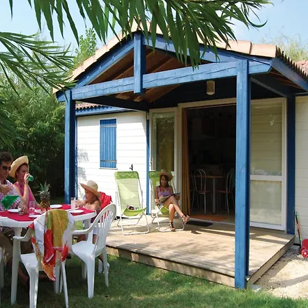 Detached On The Banks Of The Lot Chalet *